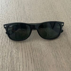 Ray ban New Wayfarer